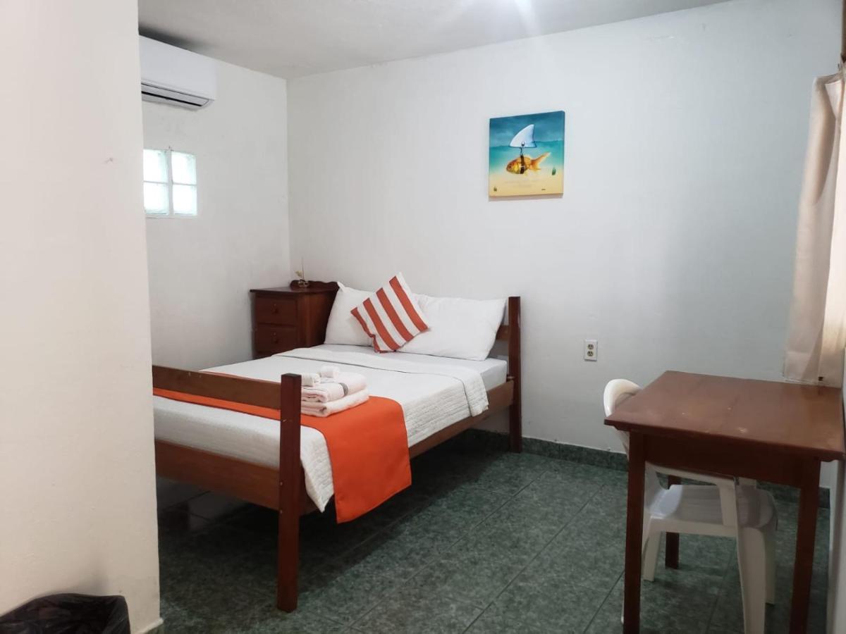 Beach Club Budget Rooms At Popeyes Cayo Caulker Exterior foto