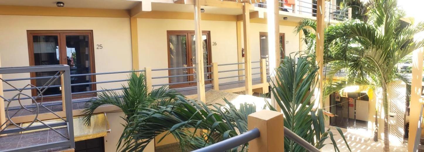 Beach Club Budget Rooms At Popeyes Cayo Caulker Exterior foto