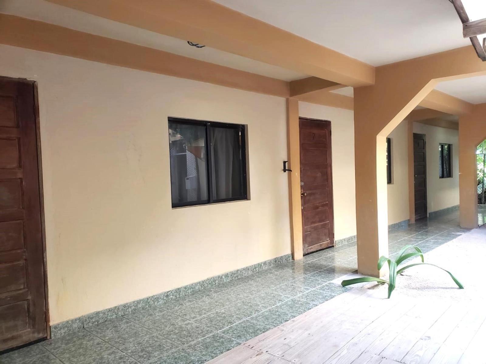 Beach Club Budget Rooms At Popeyes Cayo Caulker Exterior foto