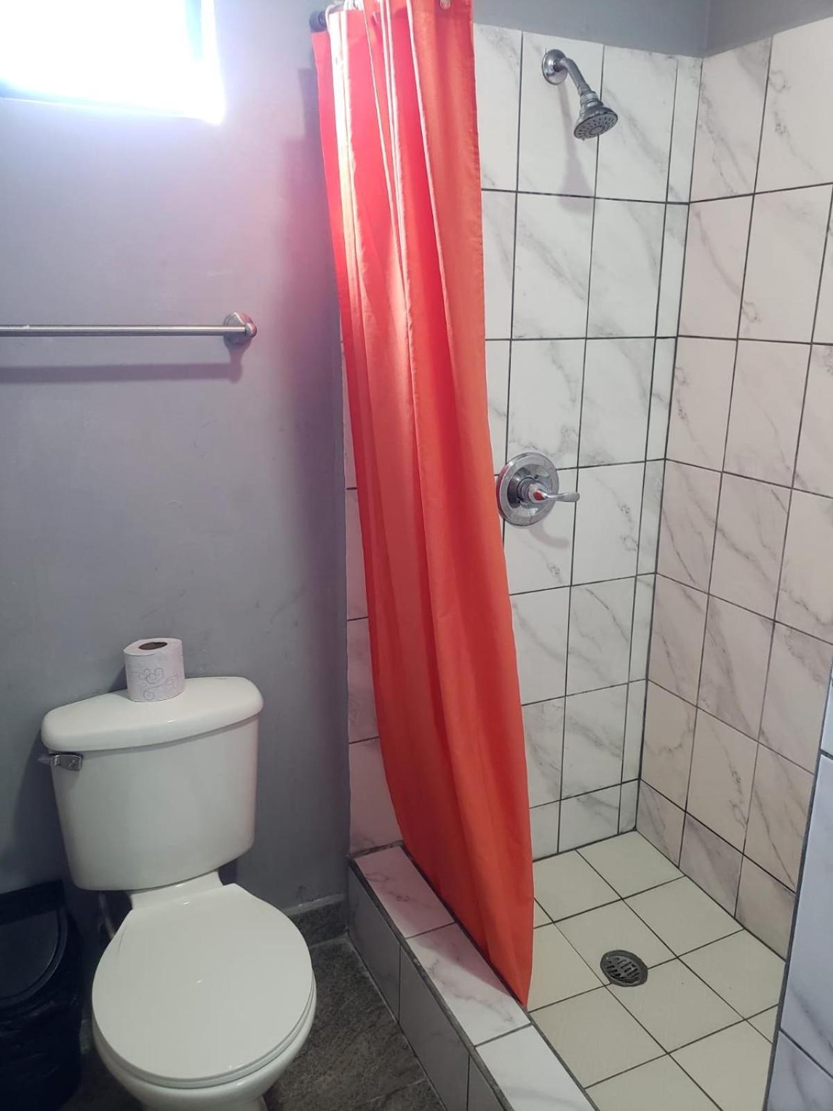 Beach Club Budget Rooms At Popeyes Cayo Caulker Exterior foto