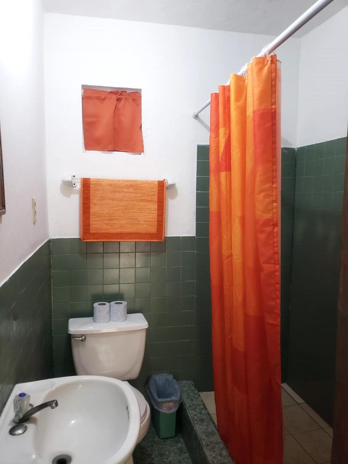 Beach Club Budget Rooms At Popeyes Cayo Caulker Exterior foto